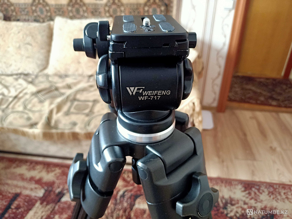 Sony FDR-AX100 4K Camcorder  - photo 5