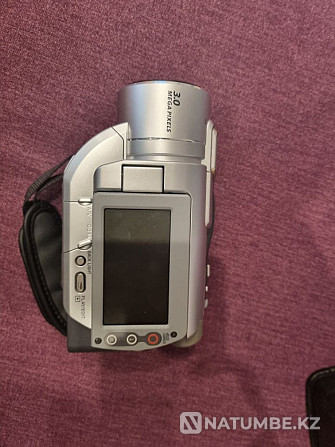 Video camera Sony handycam dcr-dvd805e  - photo 2