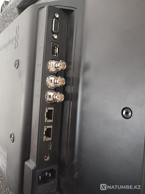 Blackmagic Smartview 4K  - photo 5