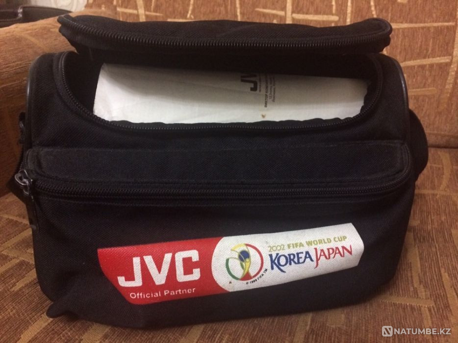 Selling a Japanese video camera with a bag  - photo 1