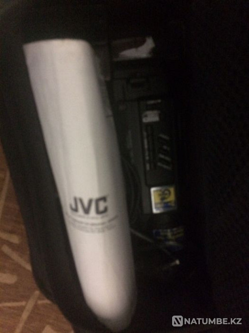 Selling a Japanese video camera with a bag  - photo 2