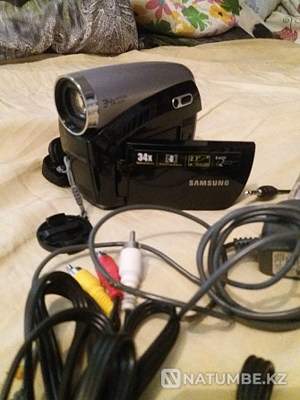 Selling a video camera  - photo 1