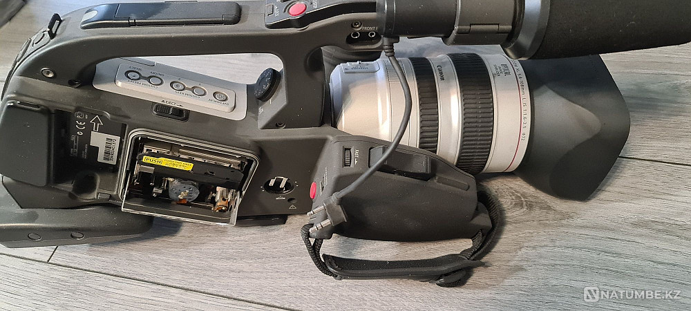 Camcorder Canon XL2  - photo 2