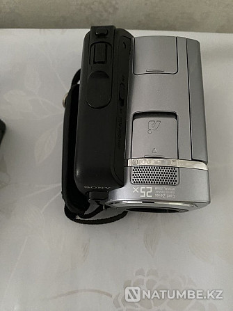 Video camera Sony DCR-SR85E; photo camera Canon IXUS 65  - photo 4