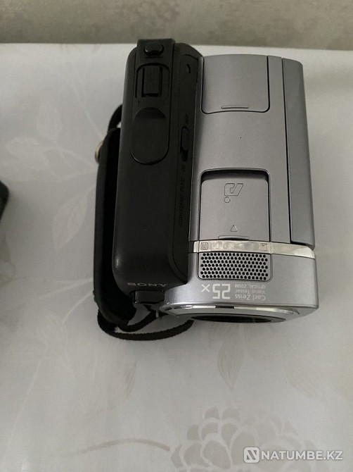 Видео камера Sony DCR-SR85E; фото камера Canon IXUS 65  - изображение 4