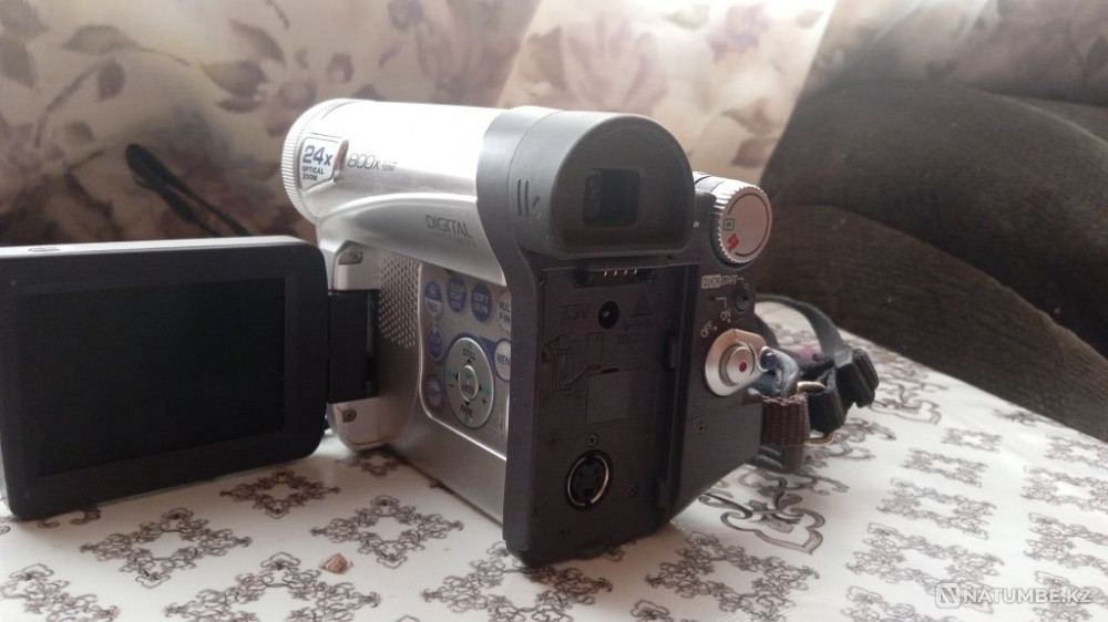 Selling video camera  - photo 2
