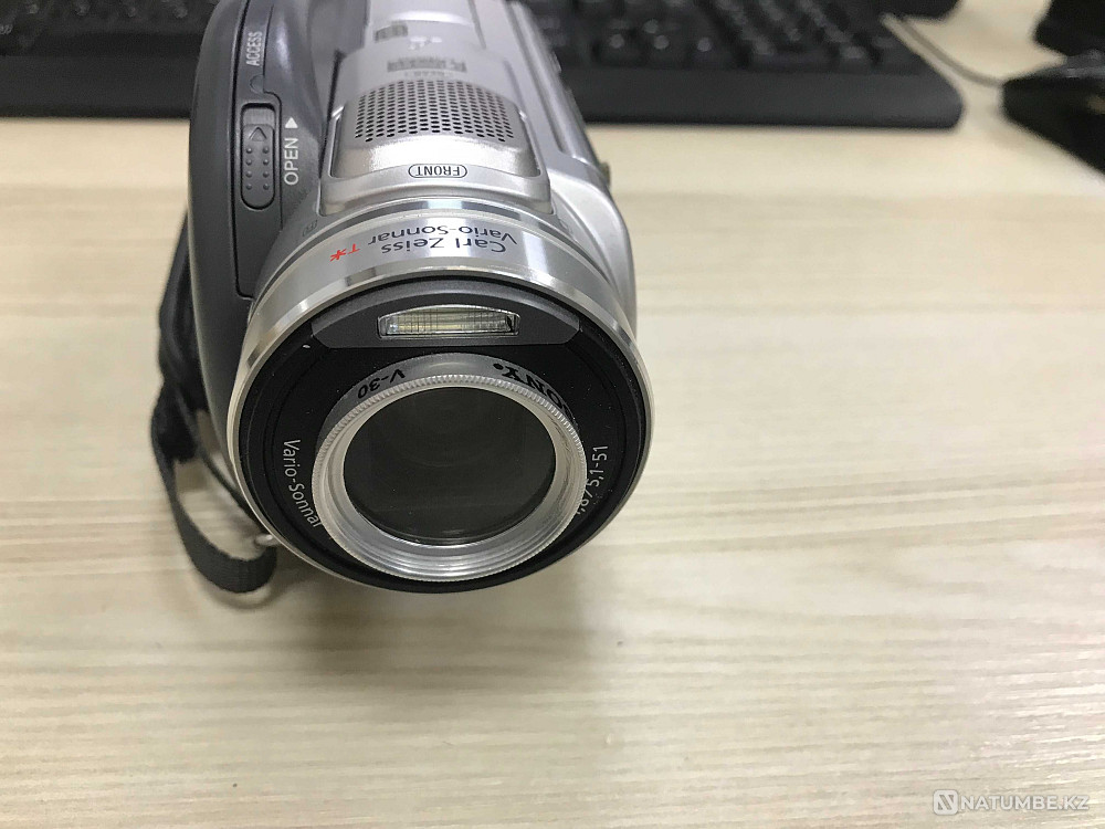 Video camera Sony DCR-DVD505  - photo 3