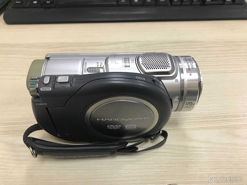 Video camera Sony DCR-DVD505  - photo 1