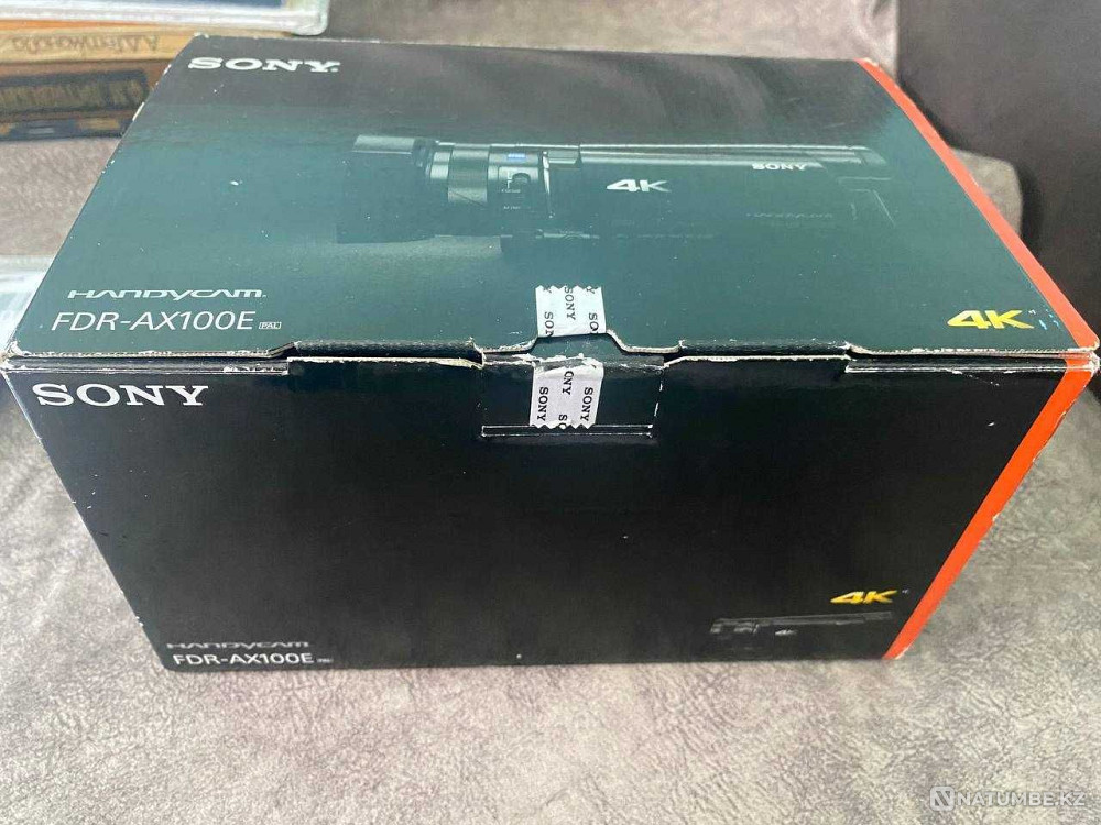 Sony camcorder is almost like new  - photo 2