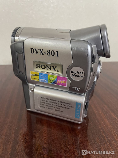 Handheld video camera  - photo 1