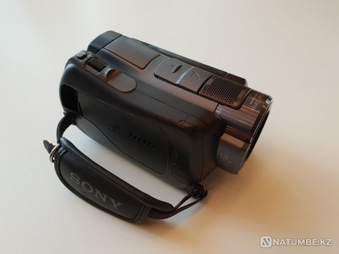 Видеокамера Sony HDR-SR12E  - изображение 4