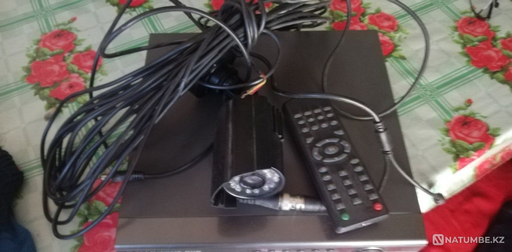 I am selling a video camera and recorder with all cords and a 15m cable.  - photo 2