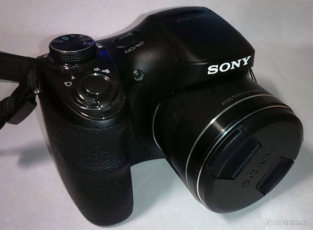 Selling Sony cyber-shot camera  - photo 1