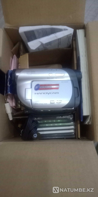 Sony video camera; DCR-605E  - photo 4