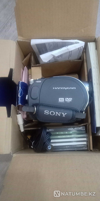 Sony video camera; DCR-605E  - photo 3