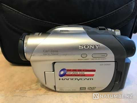 I am selling an original SONY camcorder purchased in Dubai with discs. BARGAIN  - photo 2