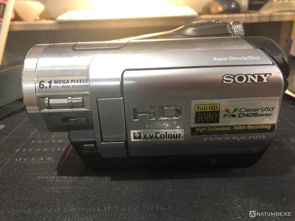 Selling a video camera  - photo 1