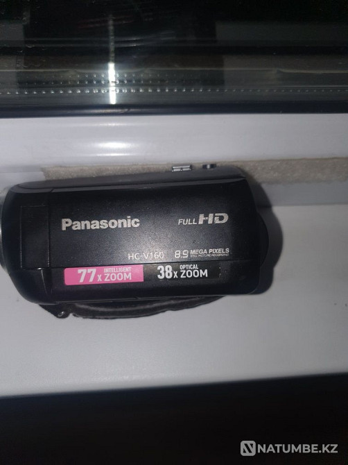 Selling a Panasonic video camera as a gift tripod  - photo 7