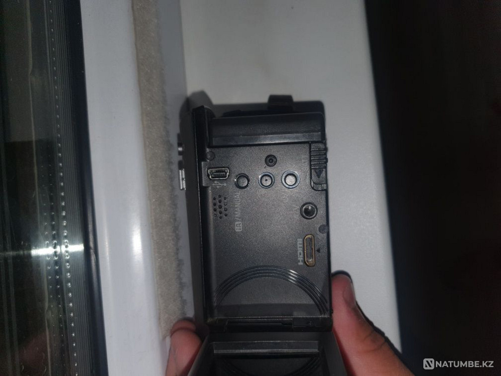 Selling a Panasonic video camera as a gift tripod  - photo 6