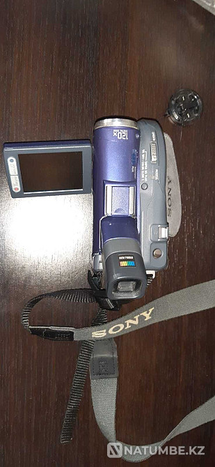 Selling SONY HANDYCAM DCR DVD91E camcorder  - photo 4