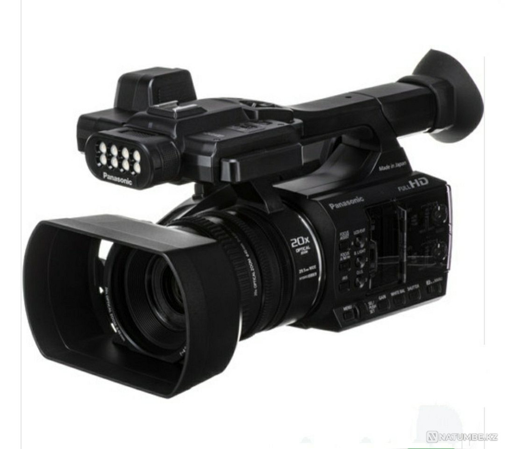 Professional video camera; PANASONIC  - photo 1