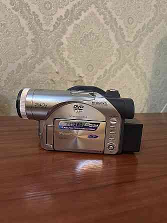 Продам видеокамеру Panasonic VDR-M70 