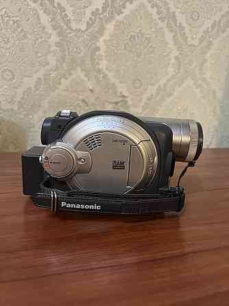 Продам видеокамеру Panasonic VDR-M70 