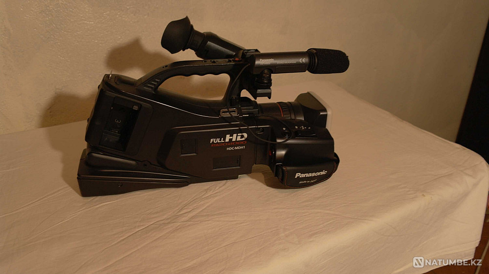 Video camera Panasonic HDC-MDH1GC-K  - photo 4