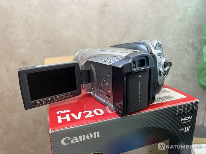 New Canon HV20 camcorder  - photo 3