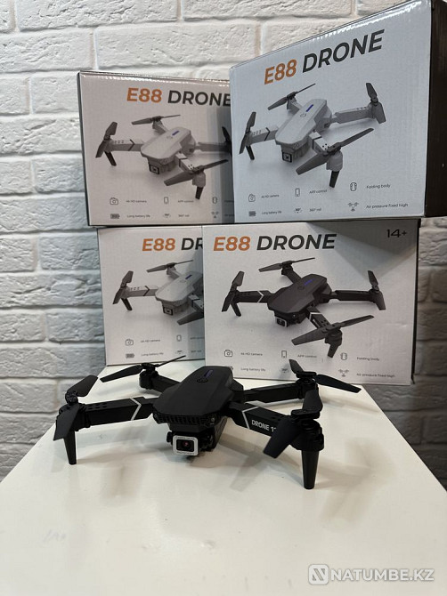 Drone E88; Drones!  - photo 4