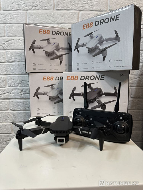 Drone E88; Drones!  - photo 3