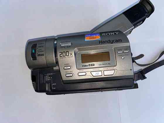 Видеокамера Sony Handycam CCD-TR317E 