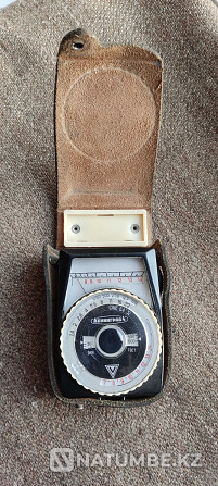 Soviet photo exposure meter  - photo 1