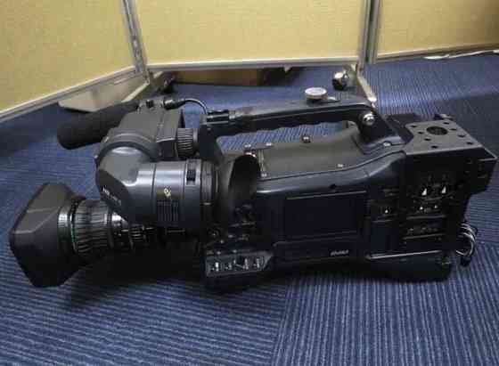 Продам профессиональную видеокамеру Panasonic HPX-375 