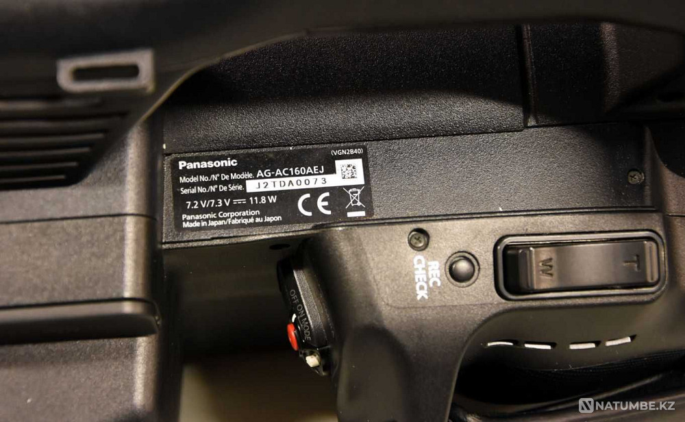 Selling Panasonic AG-AC160 video camera  - photo 3