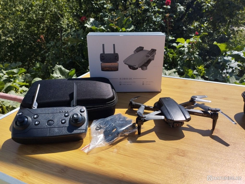 Drone quadcopter with 2 cameras  - photo 4