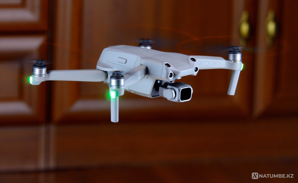 DJI Air 2S Fly More Combo Quadcopter; in great condition  - photo 1