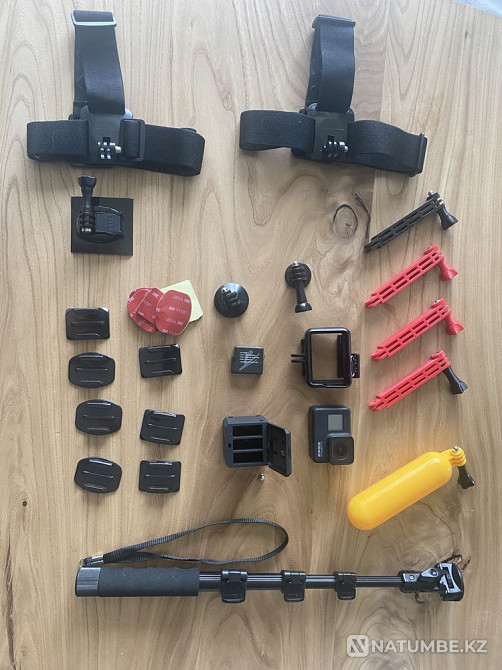 Selling GoPro HERO7 Black Edition + set of goodies  - photo 7