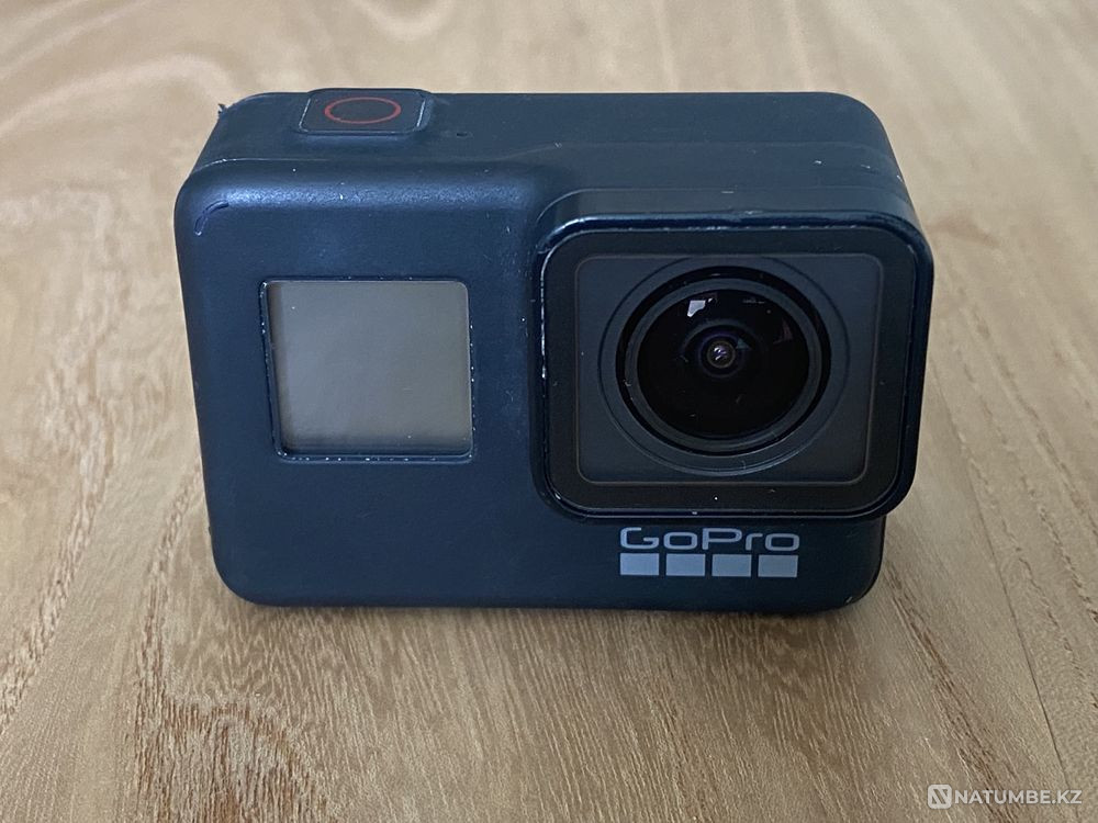 Selling GoPro HERO7 Black Edition + set of goodies  - photo 1