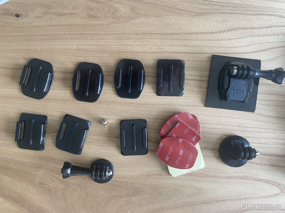 Selling GoPro HERO7 Black Edition + set of goodies  - photo 8