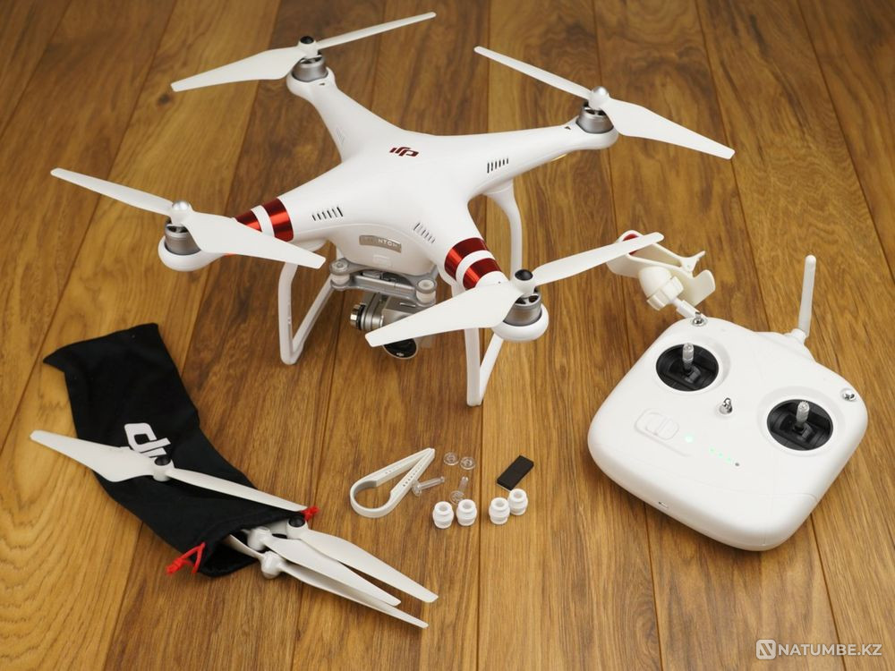 DJI Phantom 3 Professional quadcopter  - photo 1