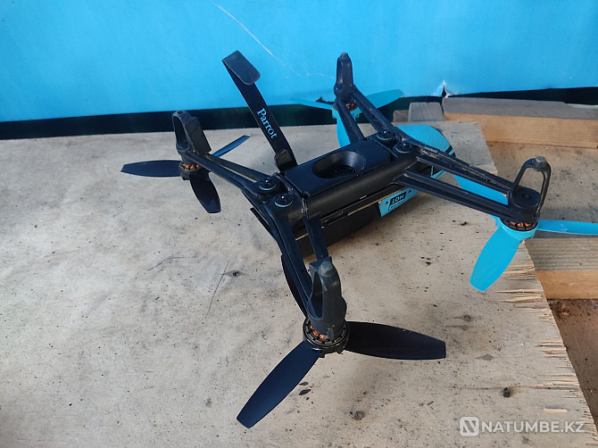 Quadcopter Parrot  - photo 1