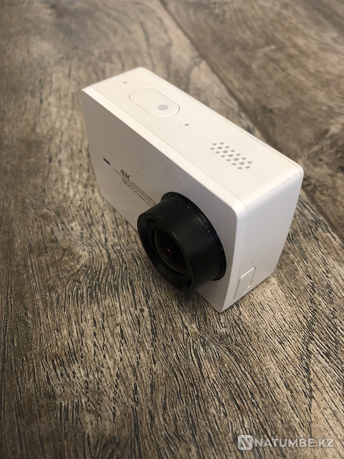 Экшн-камера Xiaomi YI 4k в отличном состоянии + набор аксессуаров  - изображение 3
