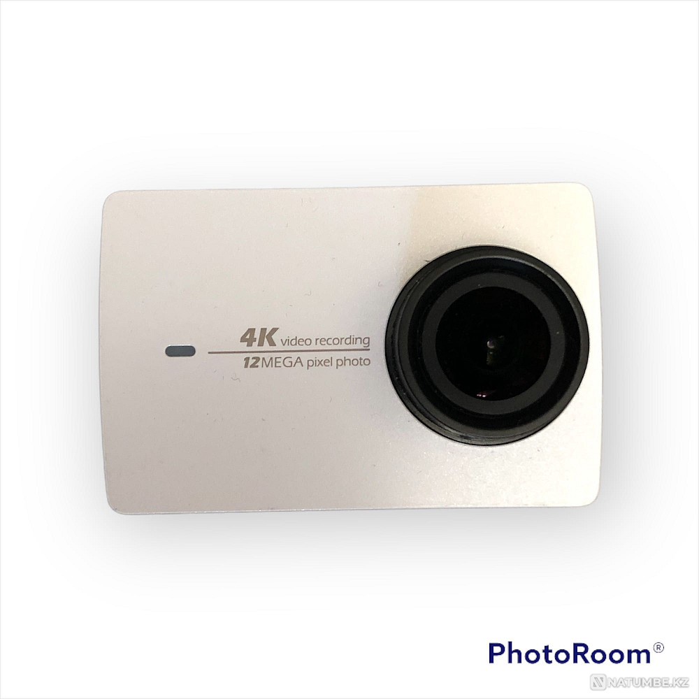 Экшн-камера Xiaomi YI 4k в отличном состоянии + набор аксессуаров  - изображение 1