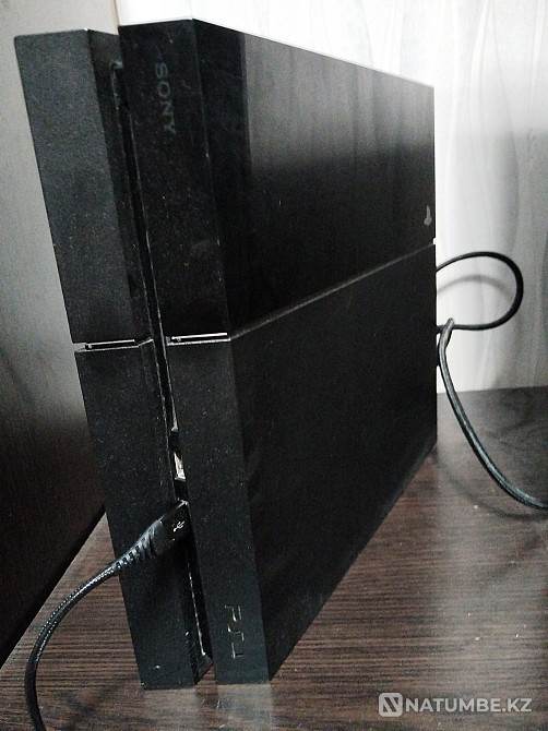 PlayStation 4 + диск FIFA 19  - изображение 3