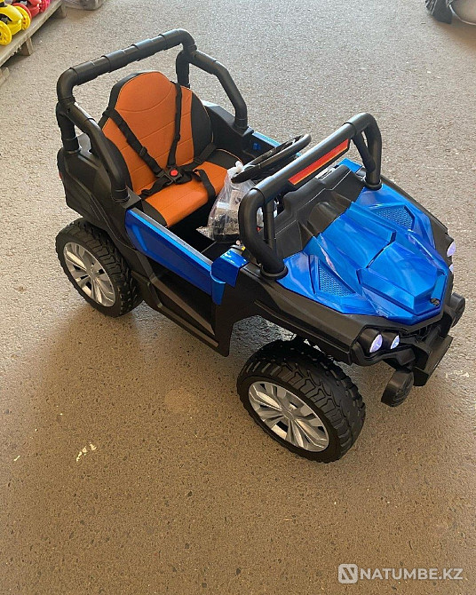 Battery-powered electric car  - photo 1