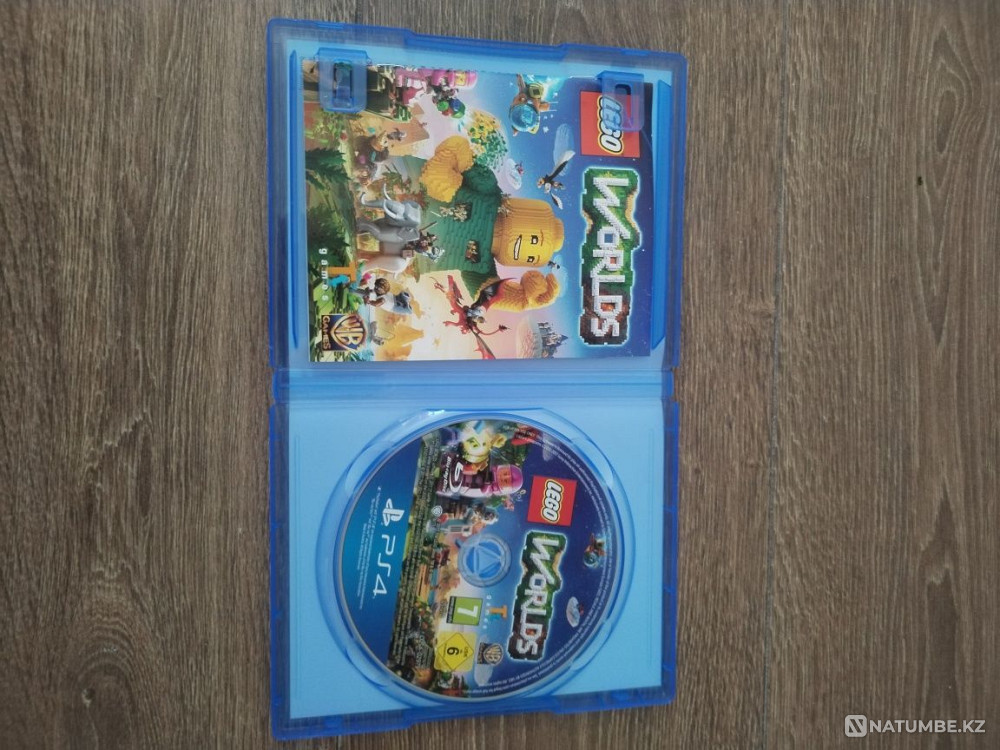Диск Lego Worlds на PS4  - изображение 1