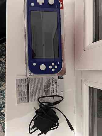 продам nintendo switch late blue. 