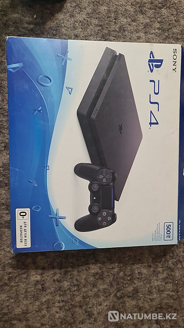 Selling Sony PS 4  - photo 1