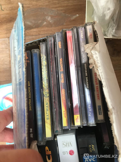 Game discs  - photo 1